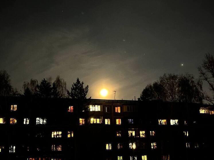 В Омске шумная компания избила женщину, сделавшую им замечание