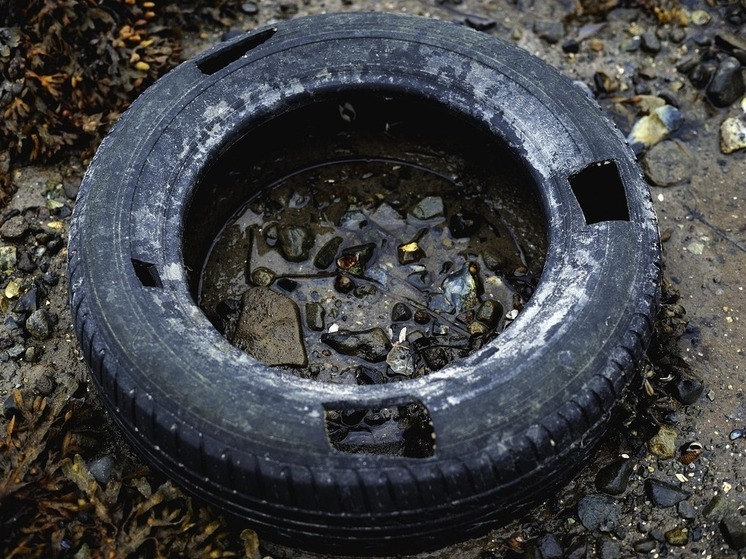 В Башкирии мужчину убило разорвавшимся колесом