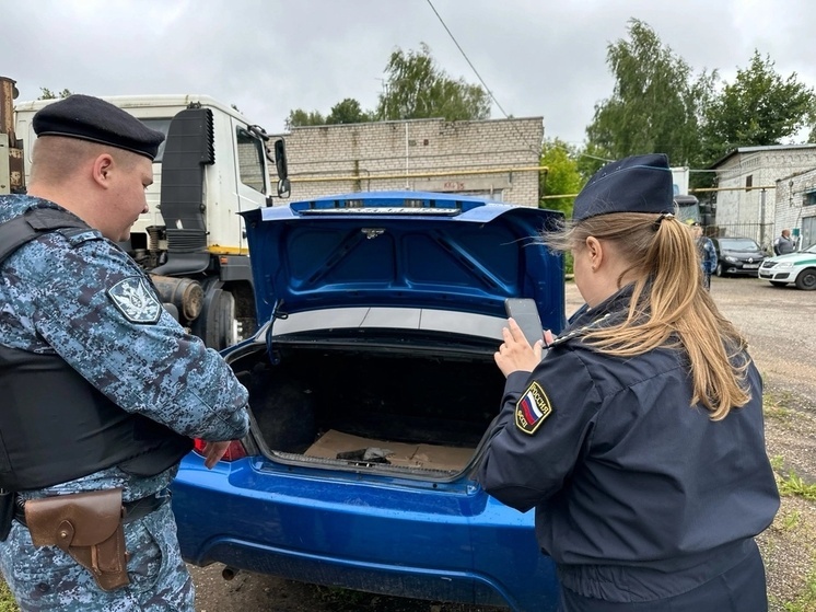 Тверские приставы арестовали 10 машин у злостного должника