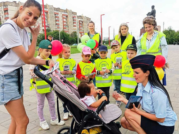 Детсадовцы помогли сотрудникам Госавтоинспекции провести профилактическую акцию в Липецке