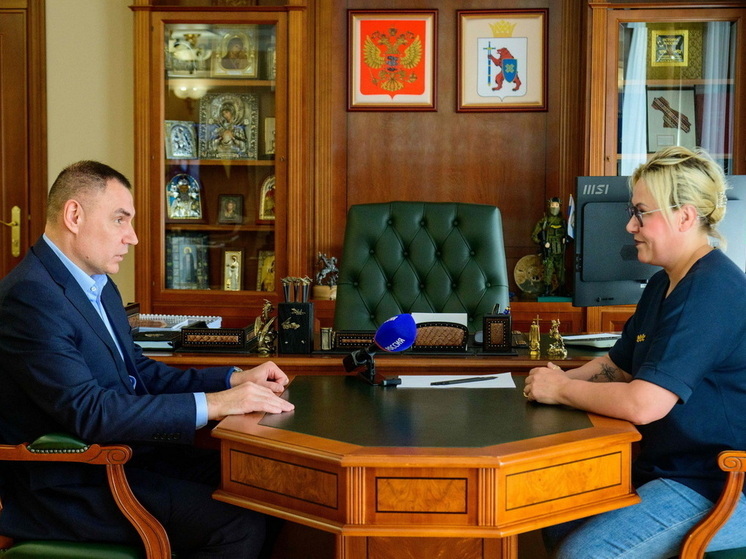 Глава Марий Эл встретился со спортсменкой Юлией Чепаловой