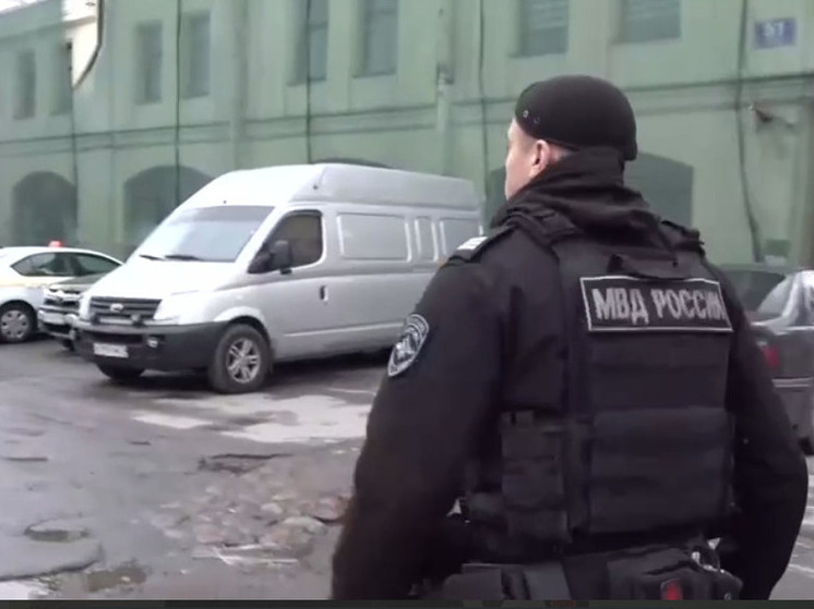 Полиция проверила 319 иностранцев во время очередного рейда на Апрашке