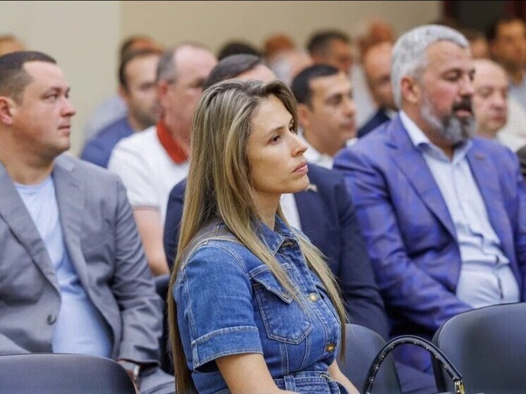 Депутат ЗСК Анна Невзорова приняла участие в заседании Политсовета Сочинского местного отделения ЕР