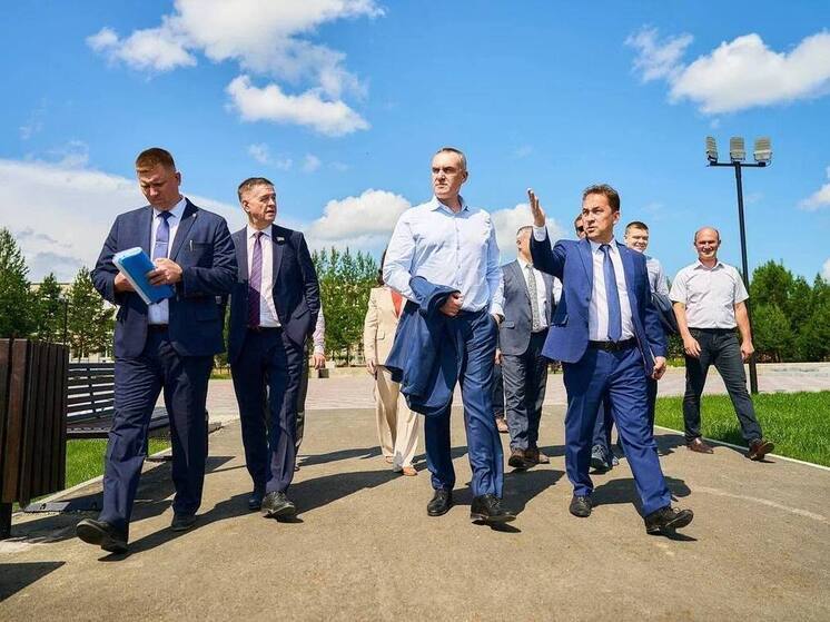 Руслан Кухарук проинспектировали ход строительства ключевых социальных объектов в Нягани