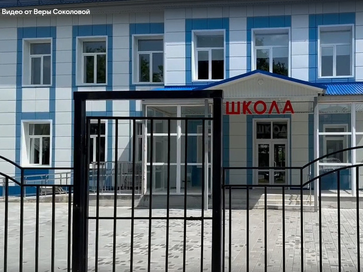 Подготовка образовательных учреждений региона к новому учебному году начинается заранее. Ремонтные работы в учебных классах, спортивных залах и школьных коридорах ведутся сейчас, когда ученики отдыхают на летних каникулах. В Рассказово масштабные мероприятия по обновлению школ города подрядным организациями ведутся на нескольких объектах.