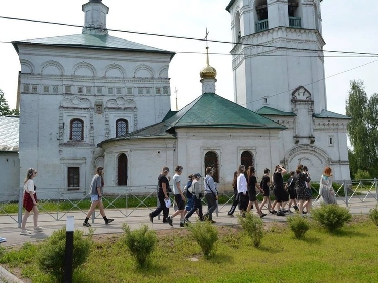 Школьники Тверской области проходят тысячу шагов по "Торопцу Патриарха Тихона"