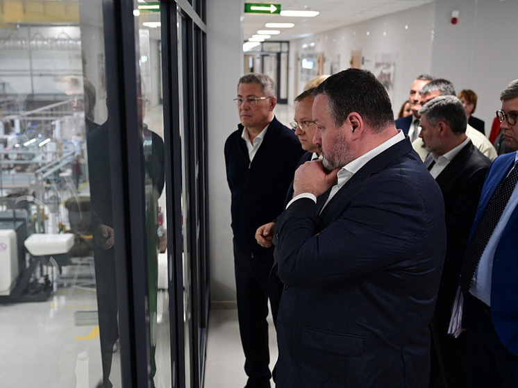 Министр труда России посетил учебный центр в ОДК-УМПО