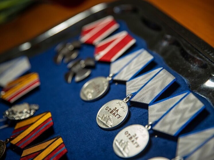 Боец ВС РФ спас жизнь сыну, который с тяжелым ранением прятался от обстрела ВСУ