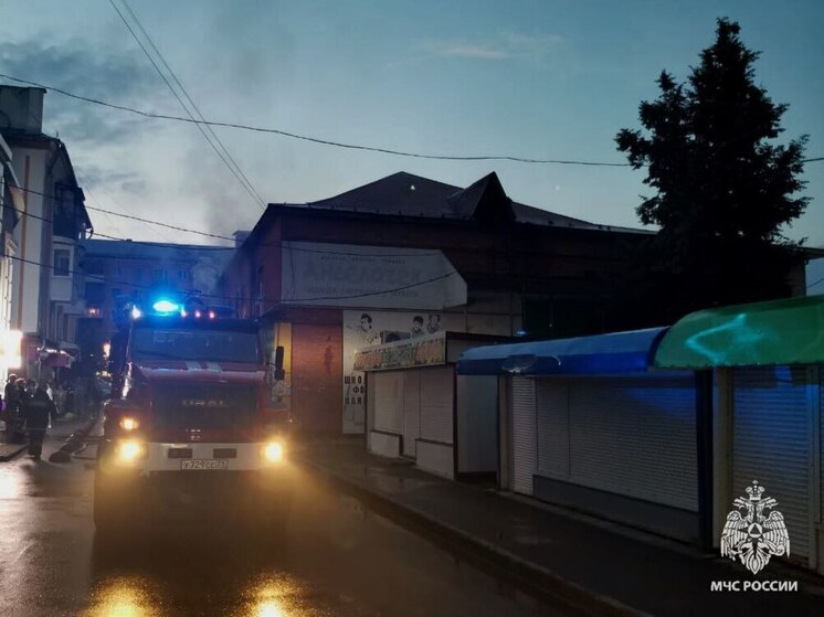 В городе Ефремове сгорел магазин
