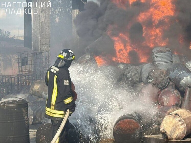 При атаке беспилотника на предприятие в Шебекино пострадали два человека