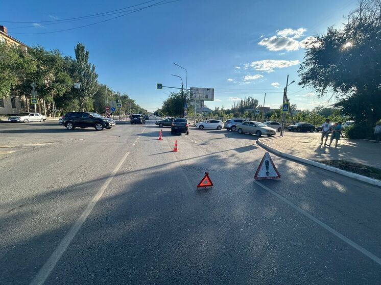 В Астрахани столкнулись два автомобиля, пострадал подросток