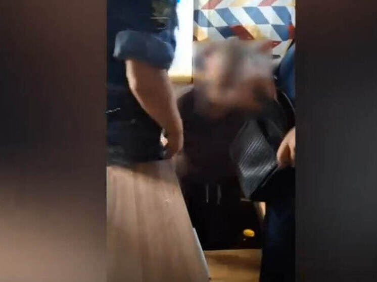 В Чебоксарах алиментщик прятался от приставов в подполе дома