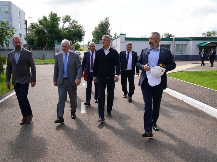 Радий Хабиров поздравил с юбилеем предприятие в Мелеузе