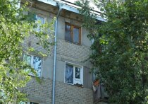 В результате атаки украинских БПЛА в Энгельсе Саратовской области повреждены более 25 квартир и свыше десяти автомобилей