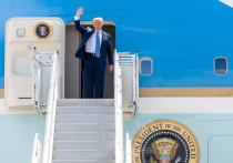 После пресс-конференции во Флориде, где Дональд Трамп избегал прямых ответов на вопросы журналистов, в Сети вновь заговорили о возможных проблемах с психическим здоровьем американского лидера