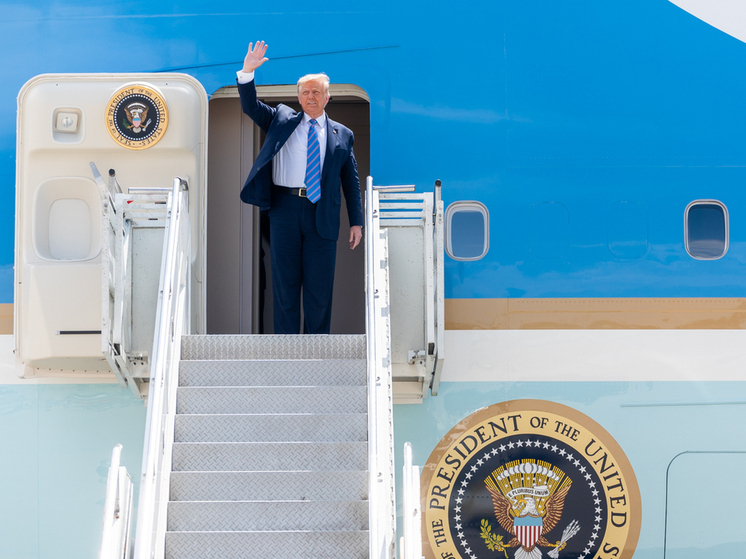 Физиогномист Воеводин оценил вероятность деменции у президента США Трампа