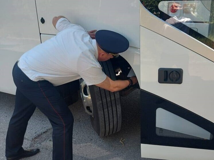 В Волгограде накажут водителей за перевозку детей на автобусах с неисправностями
