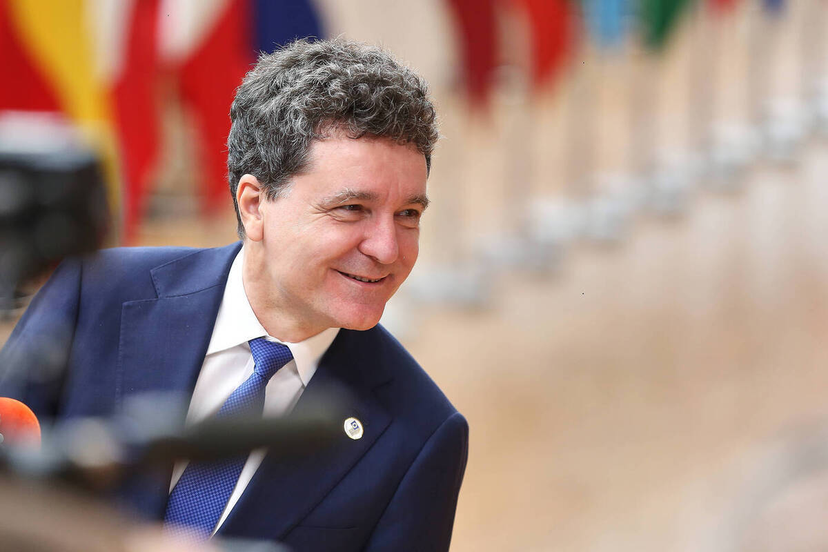 Президент Румынии Никушор Дан стал игнорировать звонки граждан вопреки обещаниям