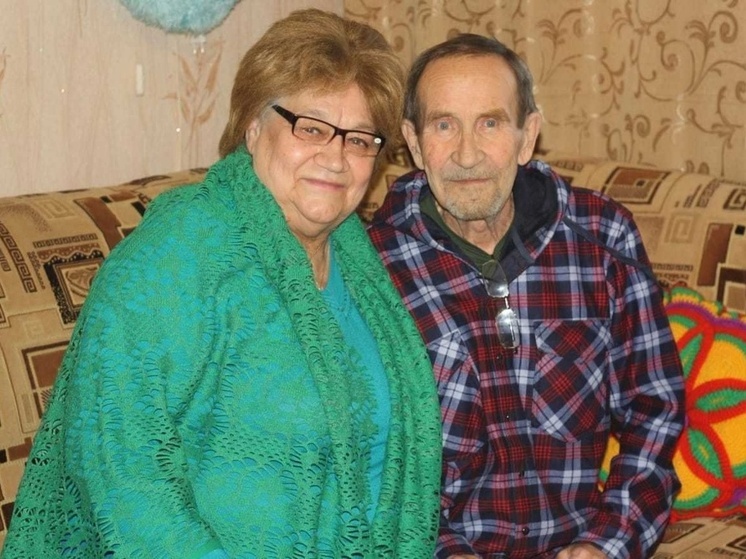 Новгородская семья отметила 50 лет брака и получила государственную награду