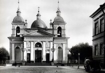 В храме Рождества Христова на Песках митрополит Санкт-Петербургский и Ладожский Варсонофий совершит чин освящения уникальной иконы с изображением юристов, расстрелянных в 1922 году