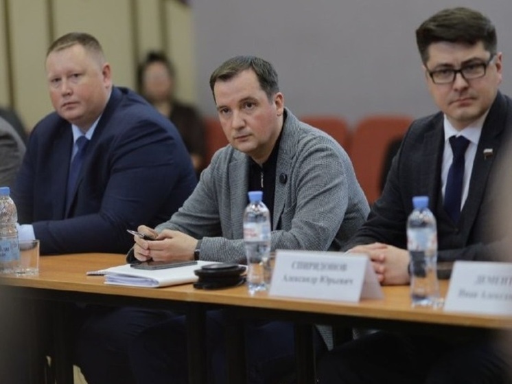 Александр Цыбульский провел встречу с депутатами и общественниками Няндомского округа