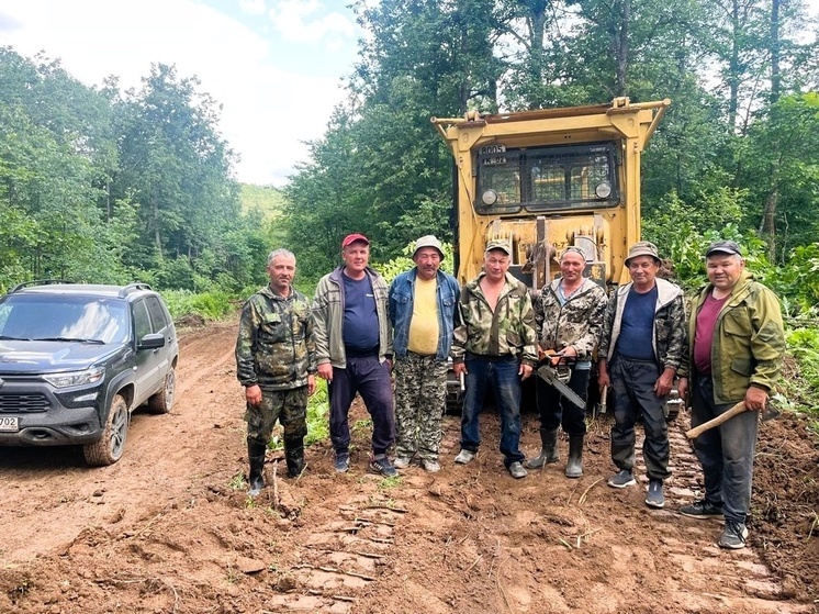 В Гафурийском районе ремонтируют дорогу для проезда пожарной техники