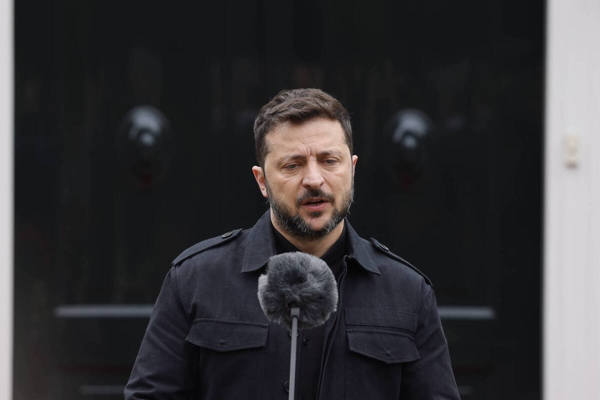 Обозреватель Гришин: у Зеленского есть всего один выход, чтобы спасти Украину