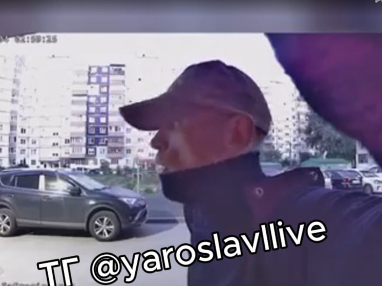 В Ярославле в Брагино неизвестный обворовывает подъезды