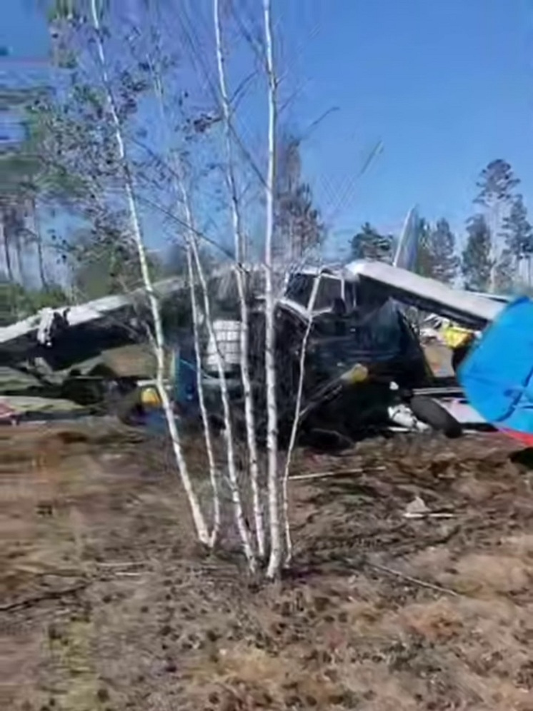 Самолет с парашютистами совершил жесткую посадку под Читой
