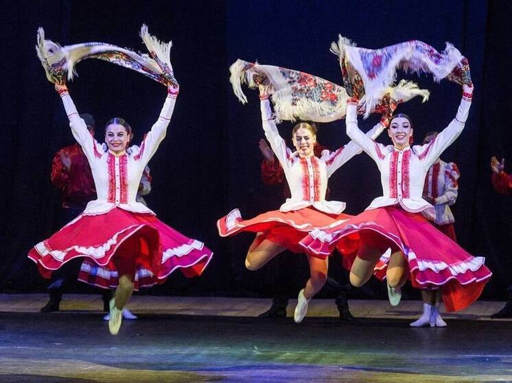 Ансамбль "Донбасс" выступил на сцене Светлогорска