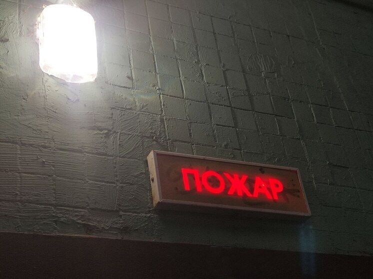 Женщину госпитализировали в больницу после пожара на Бухарестской в Петербурге