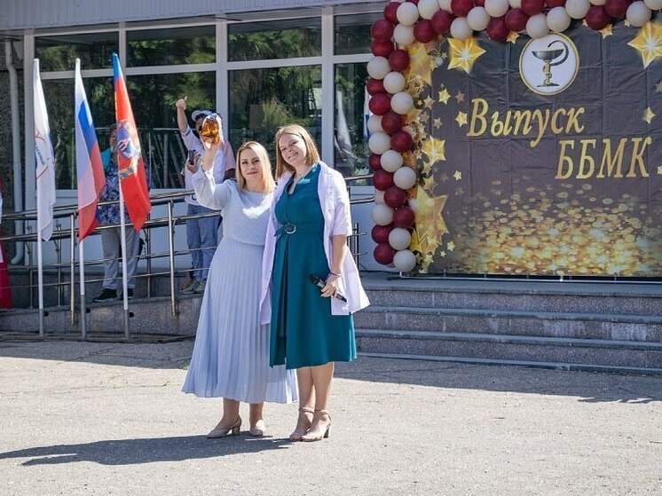 Молодые медики завершили обучение в техникумах Алтайского края