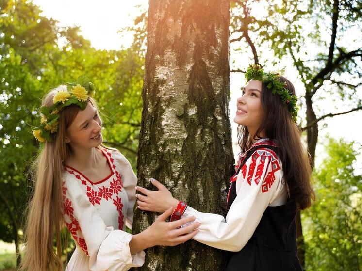 Гадания, венки и прыжки через костер: что можно и нельзя делать на Ивана Купалу