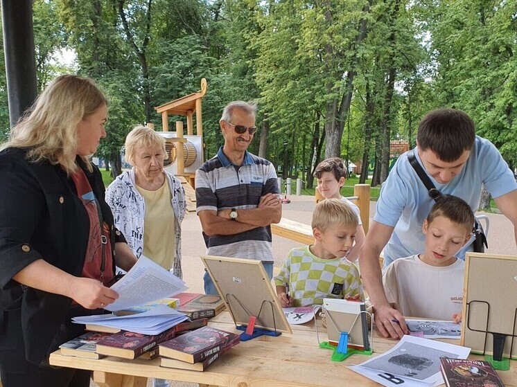 Летний читальный зал в Серпухове собрал семьи на интеллектуальную викторину