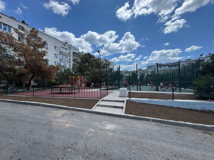 В Судаке продолжается благоустройство дворовых территорий