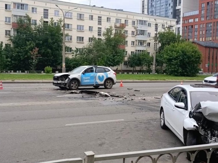 В Екатеринбурге ищут очевидцев ДТП, в котором пострадали несколько человек