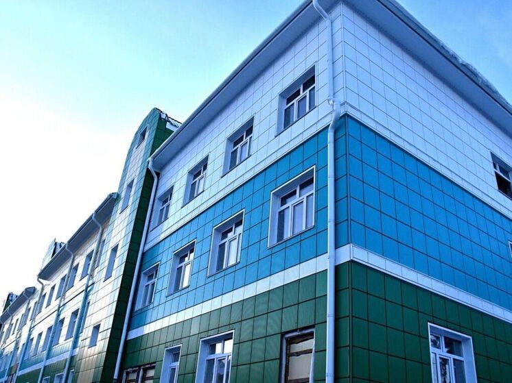 В Ребрихе завершают стройку поликлиники