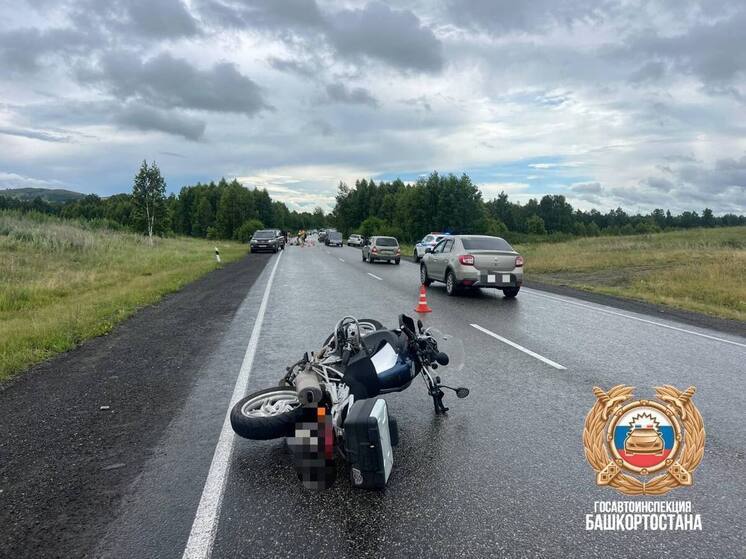 В Башкирии при столкновении с Volkswagen Golf погиб мотоциклист