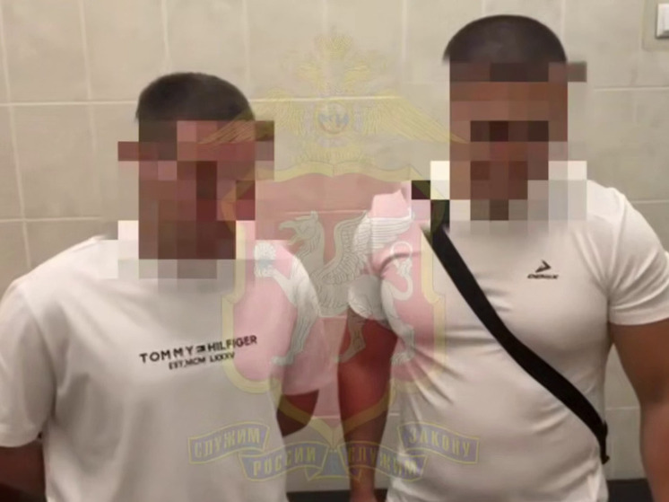 В Евпатории двух водителей оштрафовали за дрифт на площади