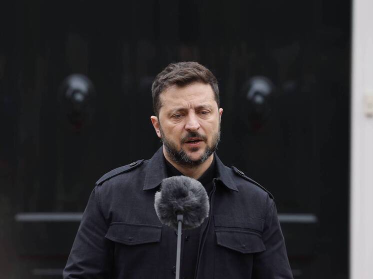 Владимир Зеленский в своем телеграм-канале категорически опроверг возможность высадки российского десанта в Одессе