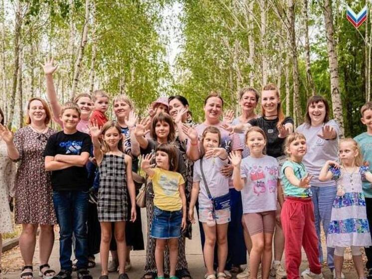 Накануне важного праздника Дня семьи, любви и верности, активисты молодежного движения «Юг Молодой» организовали открытый лекторий, посвященный традициям семьи и истории этого значимого события. Программа мероприятия была подготовлена и проведена руководителем Центра «Молодая семья», а также лекторами Российского общества «Знание». 