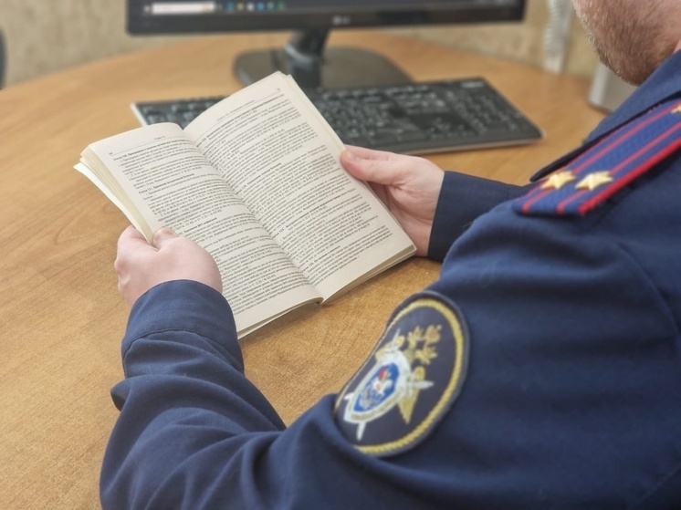 В Воронеже 37-летняя женщина выпала из окна