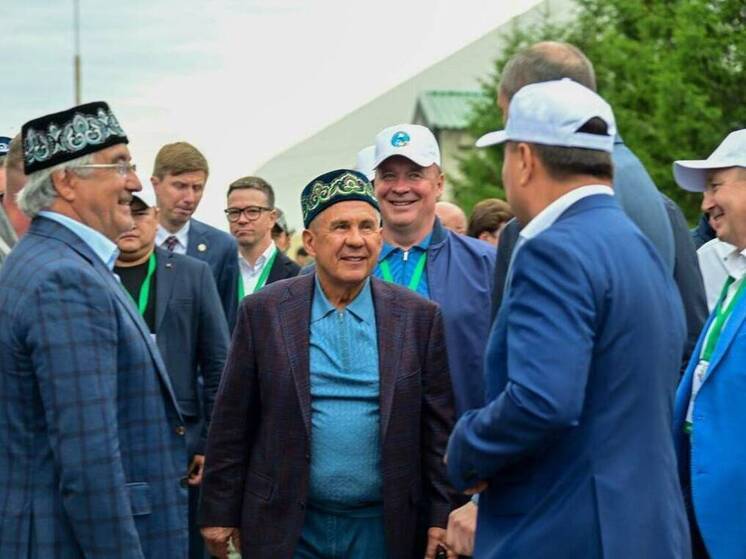 Раис Татарстана принял участие в Сабантуе в Свердловской области