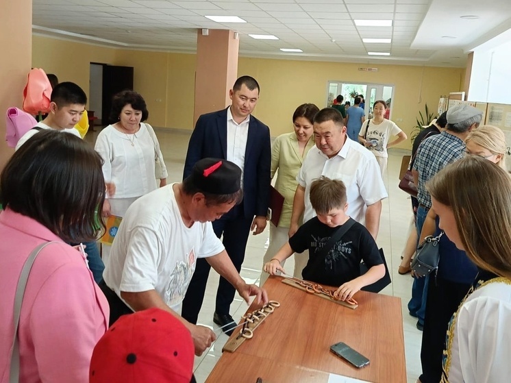 В райцентре Калмыкии метали аркан и стреляли из лука