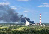 На крупнейшей в столице Украины ТЭЦ-6, расположенной в промзоне на левом берегу Днепра, произошел мощный взрыв, за которым последовал масштабный пожар
