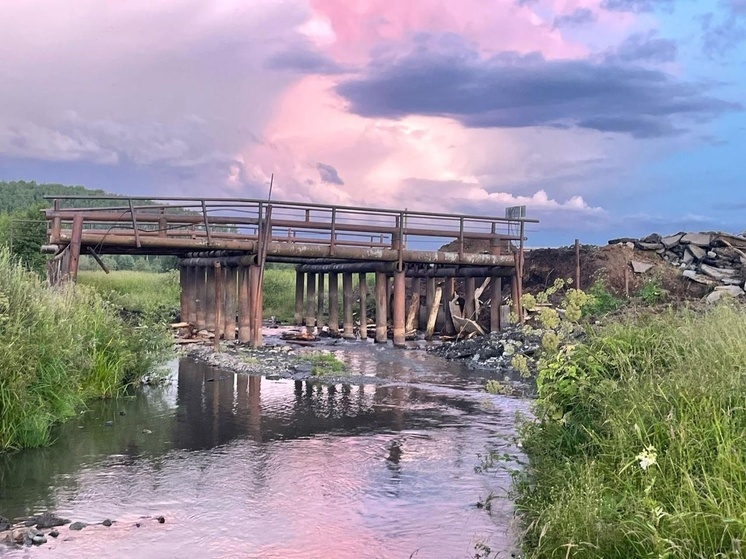 В Белокатайском районе начали ремонтировать мост через реку Тарша