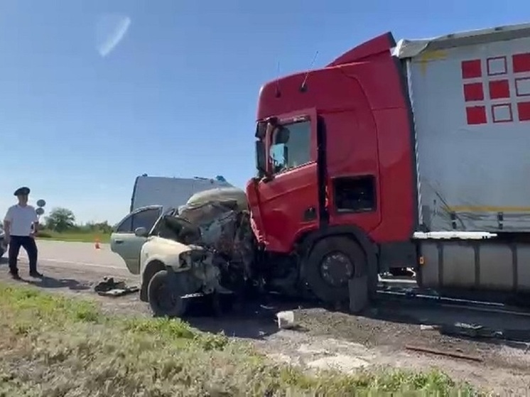 В Волгоградской области в ДТП погиб водитель легкового автомобиля