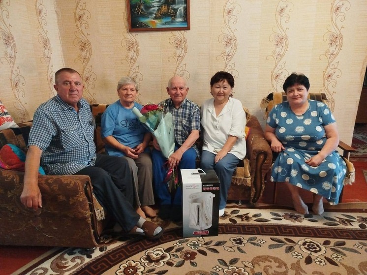 Житель села Садовое Павел Иванович Пономарев сегодня отметил 90-летний юбилей.

