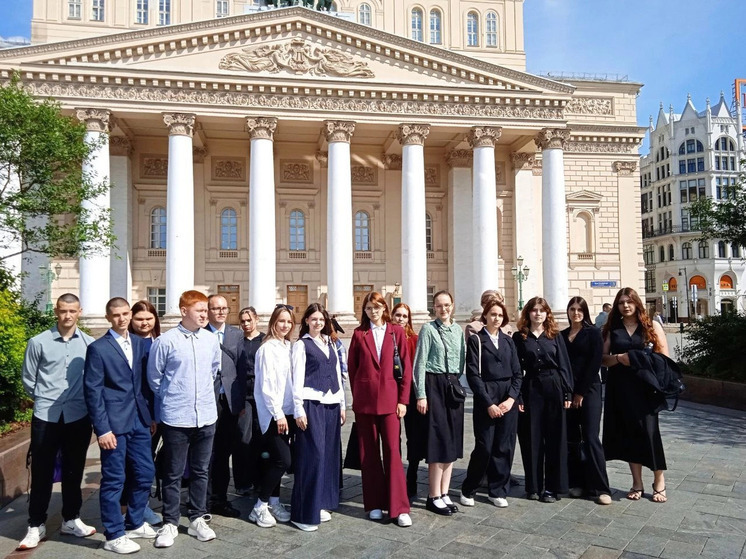 Смоленские студенты-медики посетили Госдуму и Красную площадь