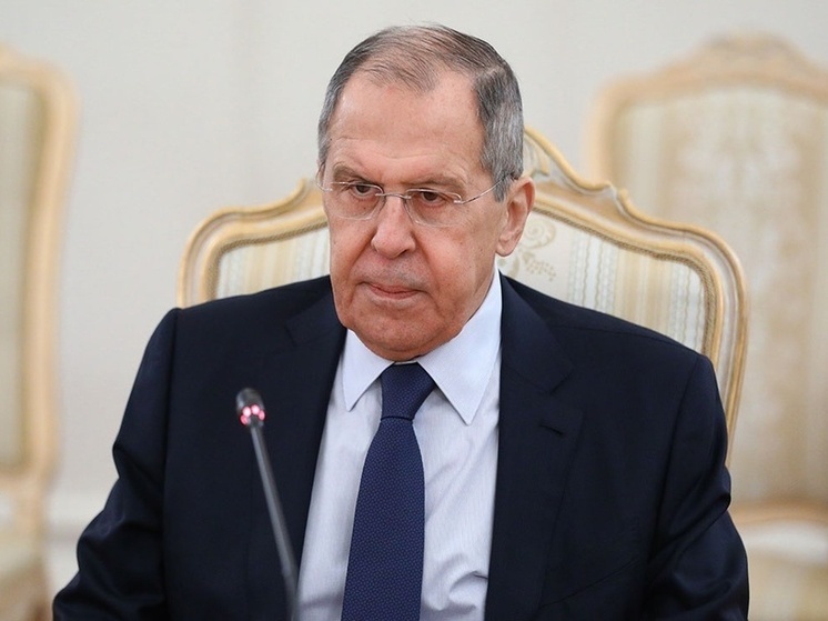 Лавров заявил о потере контроля США над собственным госдолгом